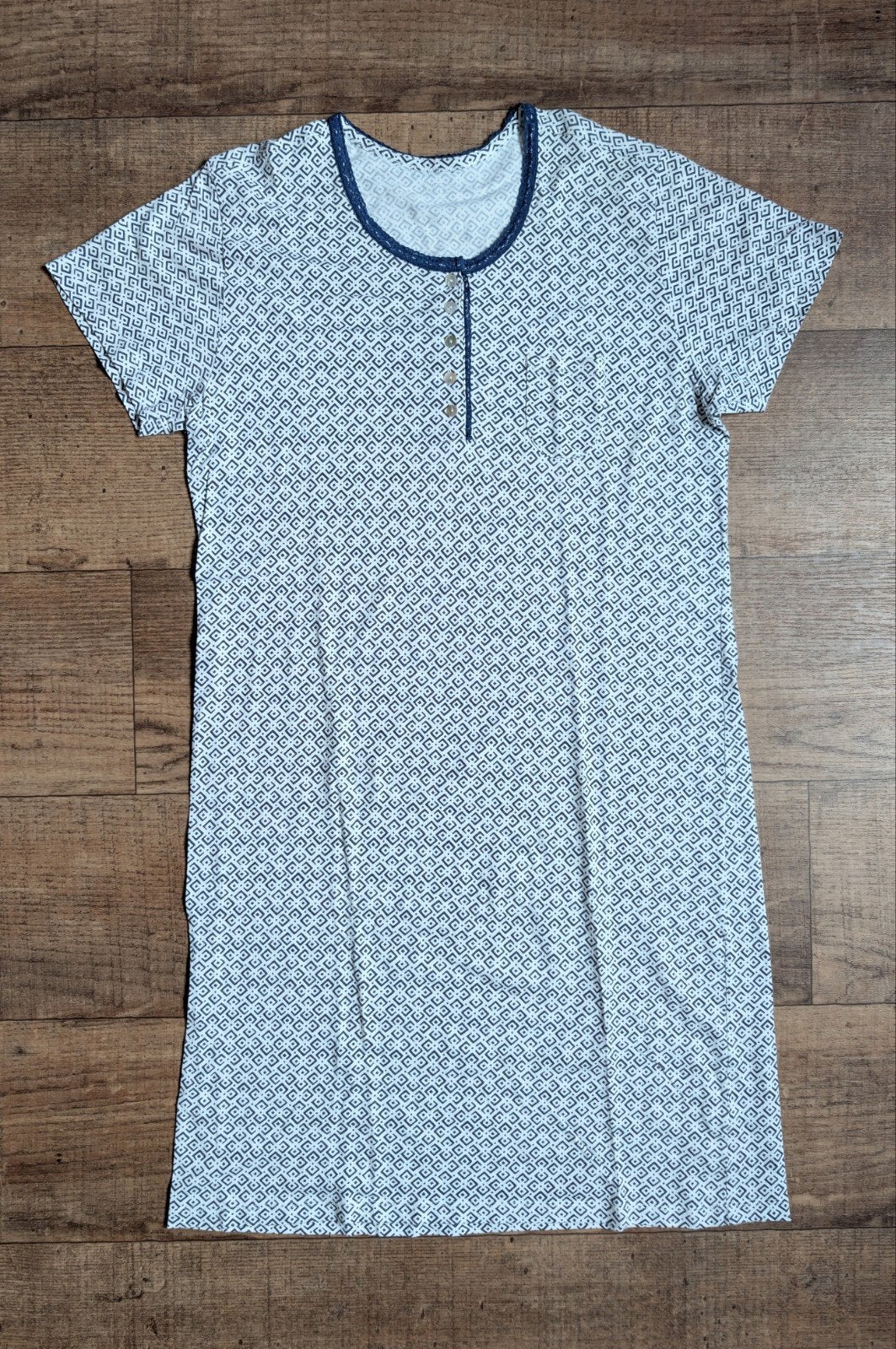 Livera - Nachthemd / Pyjamashirt – Maat 42, Livera, Ophalen of Verzenden, Zo goed als nieuw, Maat 42/44 (L)