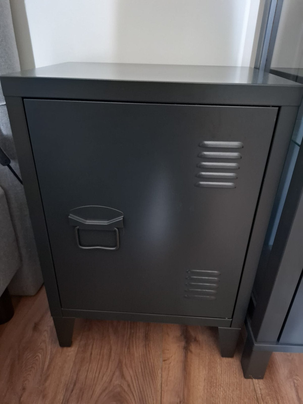 Nachtkastje/kastje locker stijl, Ophalen, Zo goed als nieuw