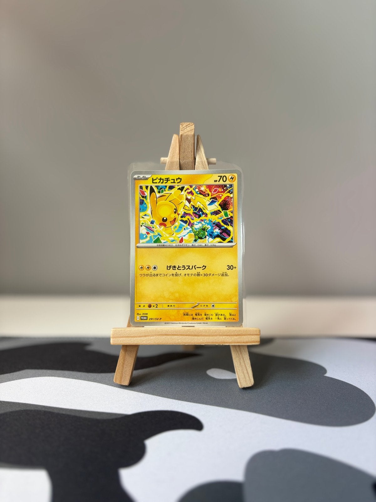 Pikachu promo 291/sv-p NM, Ophalen of Verzenden, Zo goed als nieuw, Losse kaart