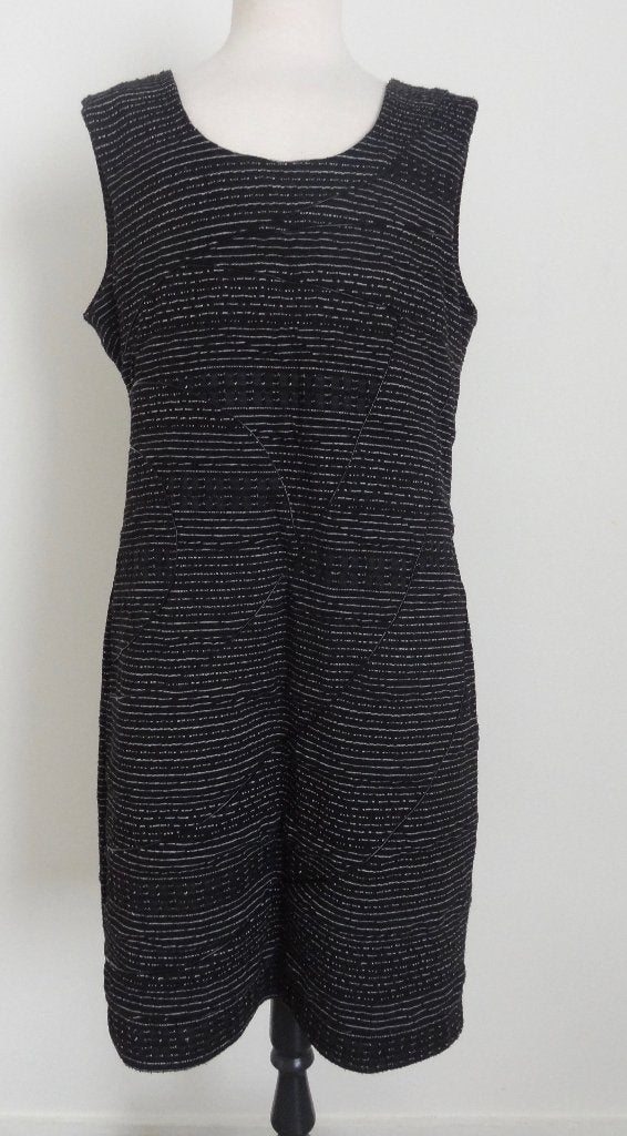 Leuke zwarte jurk met fijne witte streep sao paulo maat 42, Kleding | Dames, Zwart, Maat 42/44 (L), Ophalen of Verzenden, Zo goed als nieuw