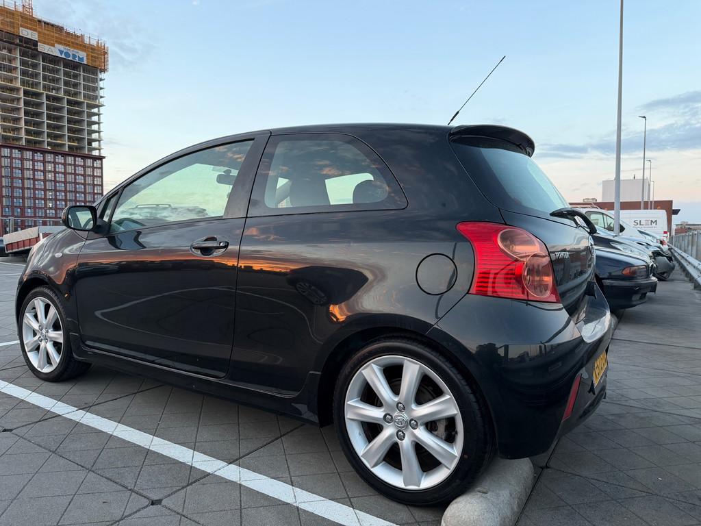 Toyota Yaris 1.8 VVTi TS Airco Sportief Auto Goed Onderhoude, Auto's, Toyota, Voorwielaandrijving, Gebruikt, 4 cilinders, Elektrische ramen