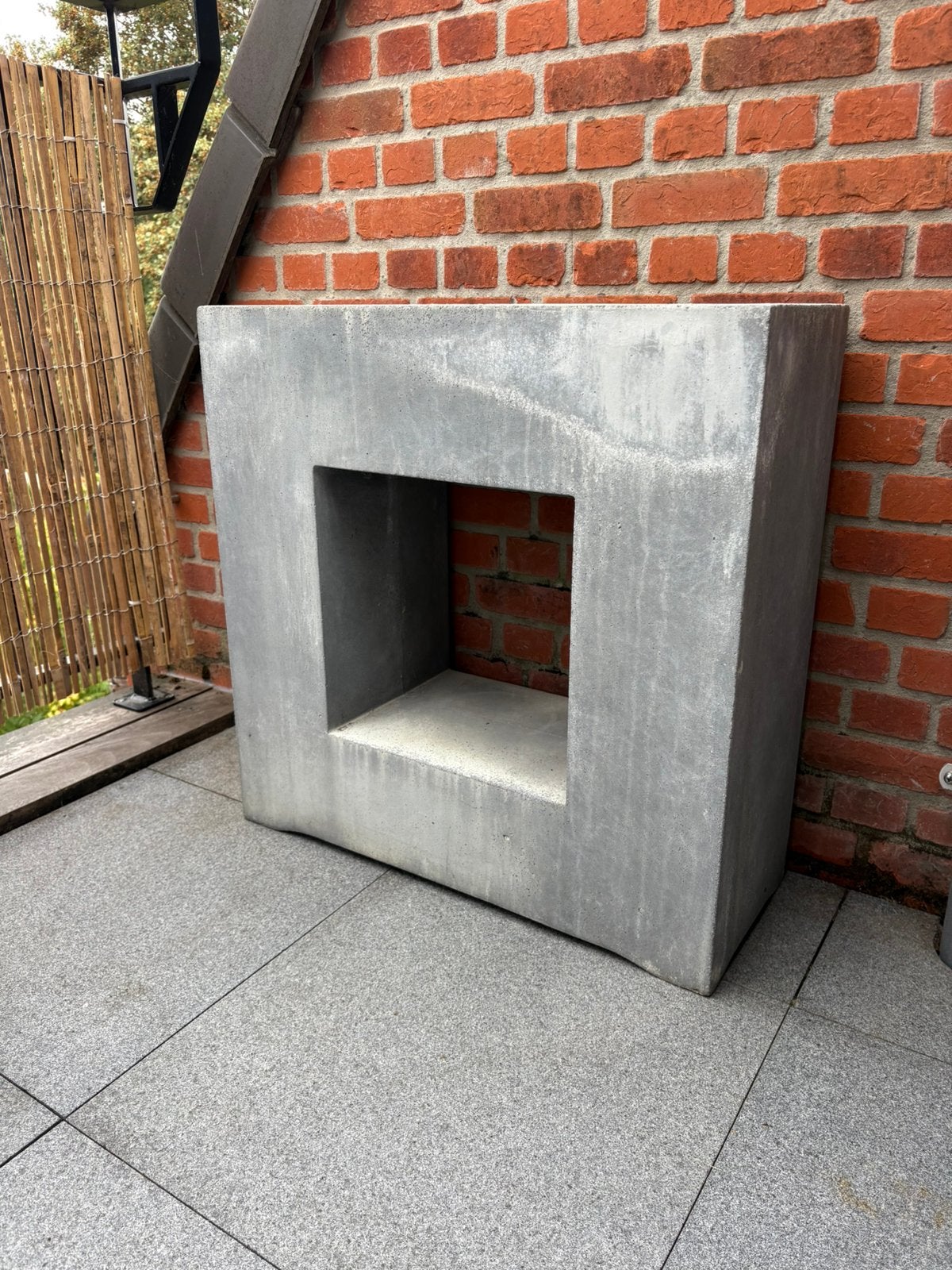 Bloembak beton/polyester, Ophalen, Zo goed als nieuw