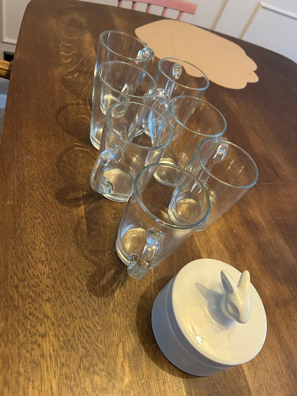 Gratis af te halen: mokken en potje met konijn, Ophalen, Gebruikt, Glas, Glas of Glazen