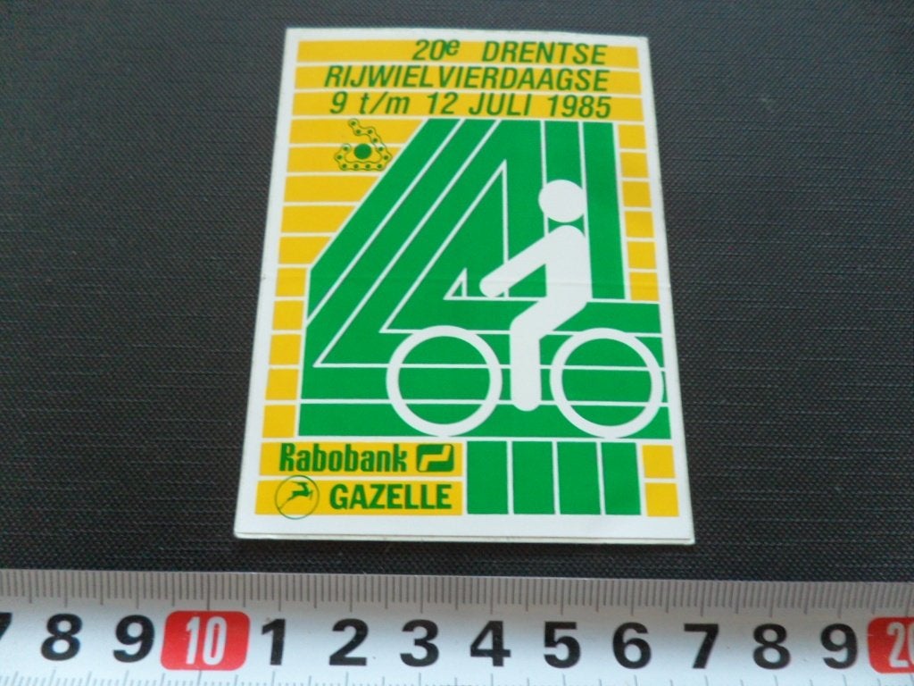 sticker 20e Drentse rijwiel 4 daagse 1985 RABObank GAZELLE *, Ophalen, Zo goed als nieuw
