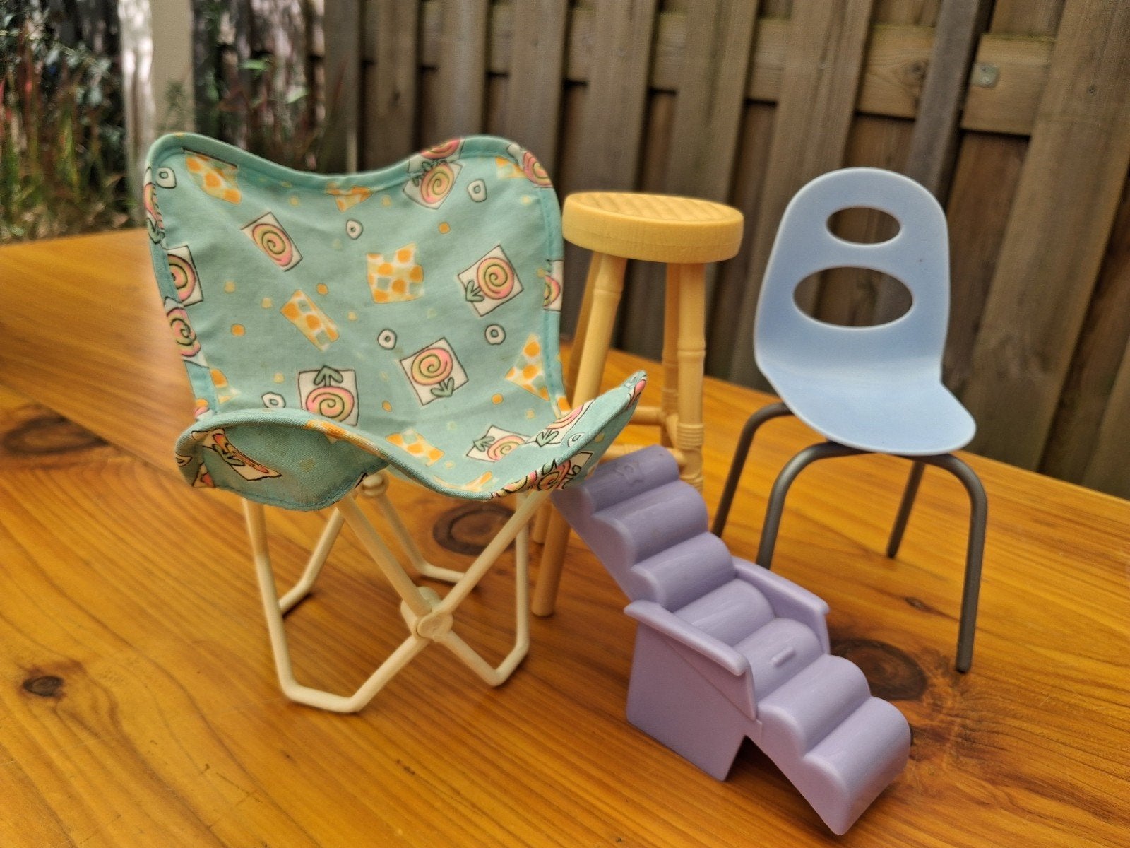 barbie stoelen, Ophalen of Verzenden, Gebruikt, Poppenhuis