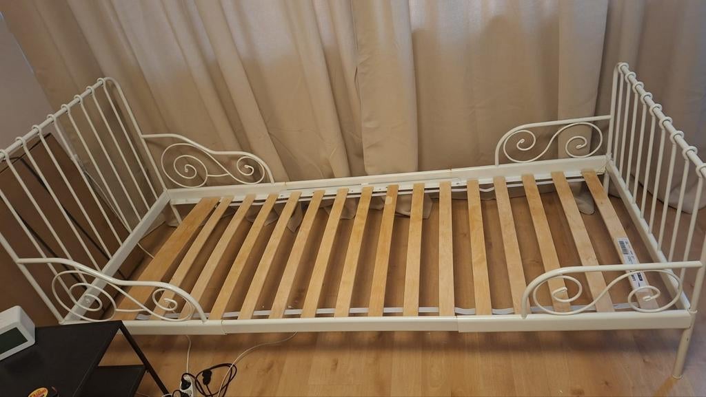 Wit metalen eenpersoonsbed met lattenbodem, Ophalen, Gebruikt, 90 cm, Eenpersoons