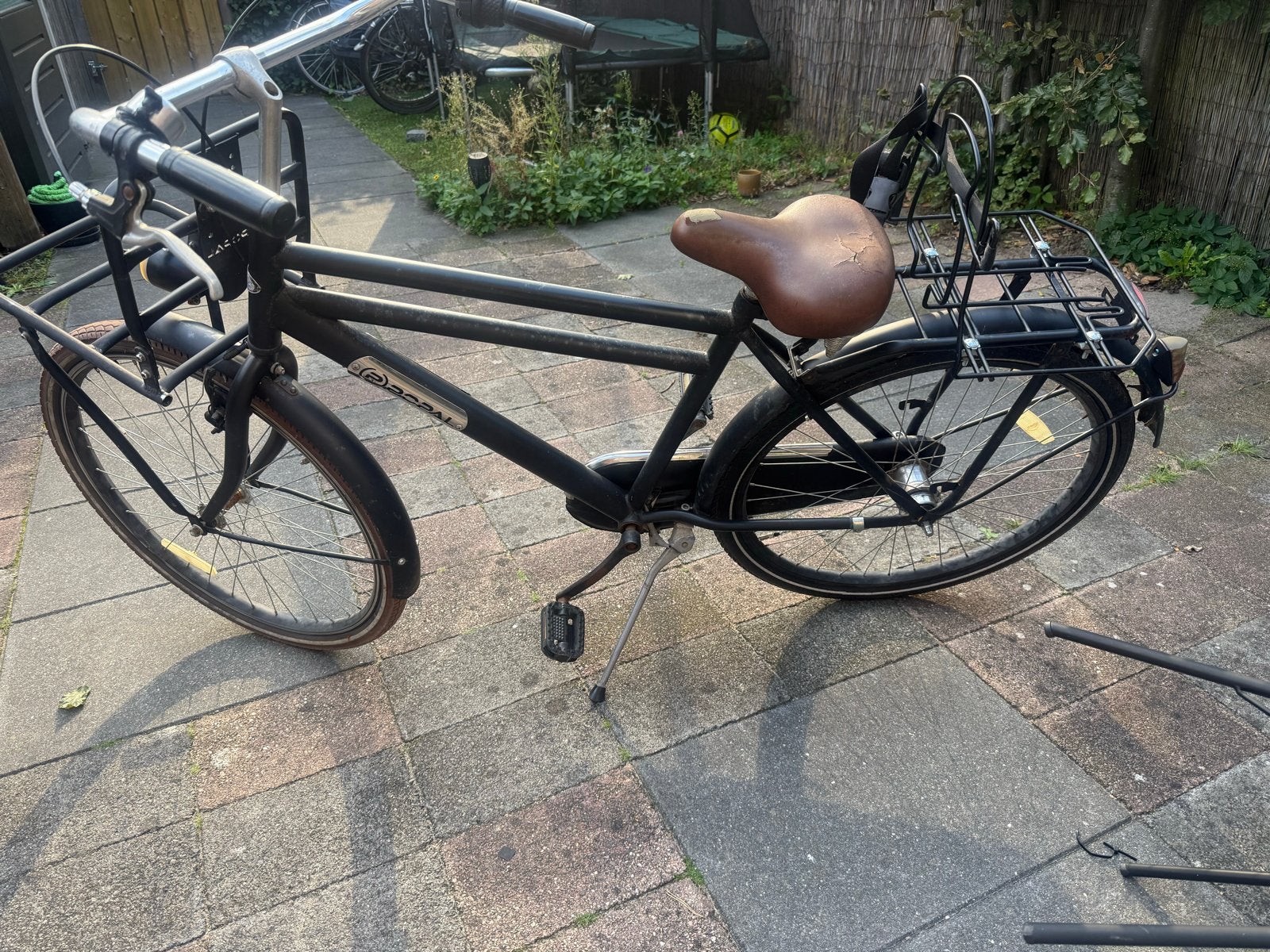 zwarte transportfiets met voordrager 26 inch, Ophalen of Verzenden, Gebruikt, Terugtraprem, Overige merken