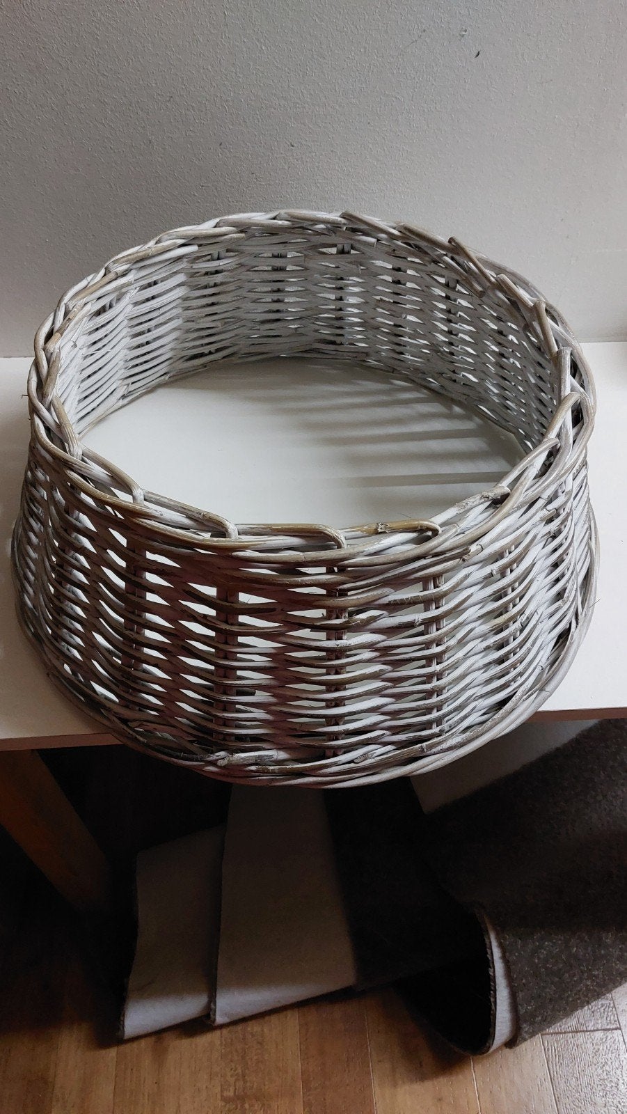 Gevlochten rieten mand - Rond - Wit/Grijs, Mand, Rond, Ophalen of Verzenden, Riet