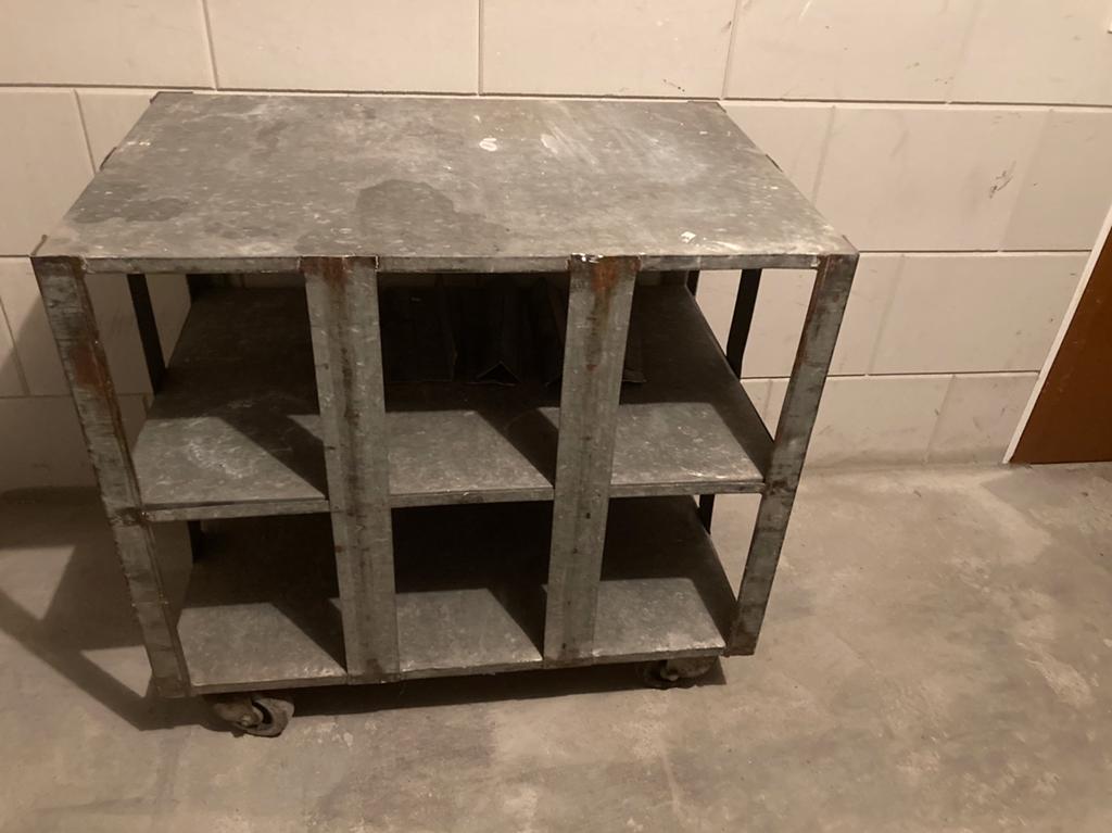 Vintage stellingkast/dressoir., Huis en Inrichting, Kasten | Stellingkasten, Ophalen, Zo goed als nieuw