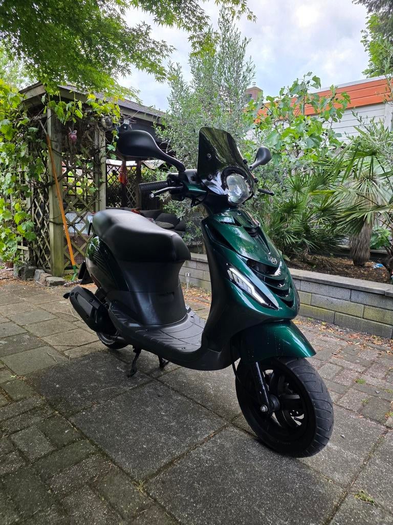 Nette Piaggio Zip BROM 2takt! 5000km! 1e eigenaar! (Scooter), Fietsen en Brommers, Brommeronderdelen | Scooters, Ophalen, Zo goed als nieuw