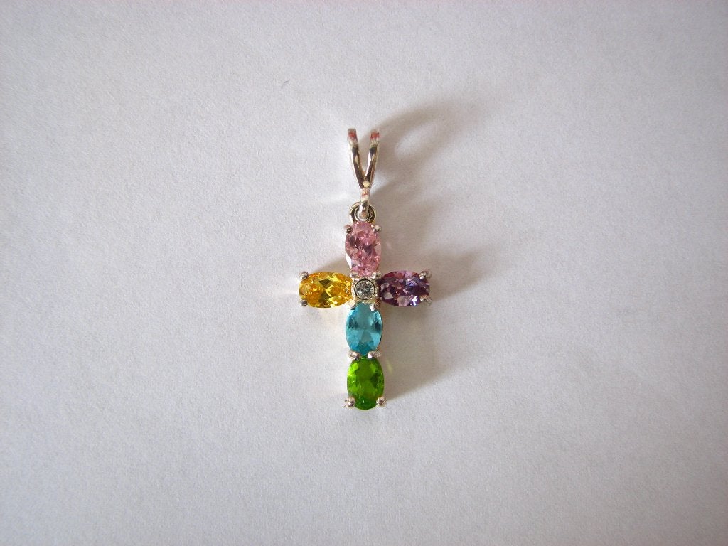 Mooi klein fijn Zilveren Kruisje met gekleurde steentjes, Verzenden, Zilver, Hanger, Met edelsteen
