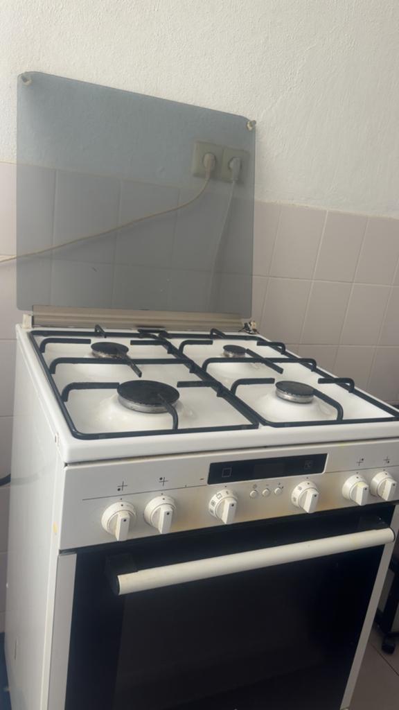 Siemens Vrijstaand Gasfornuis met Oven - Wit, Ophalen, Gebruikt, 60 cm of meer, 4 kookzones