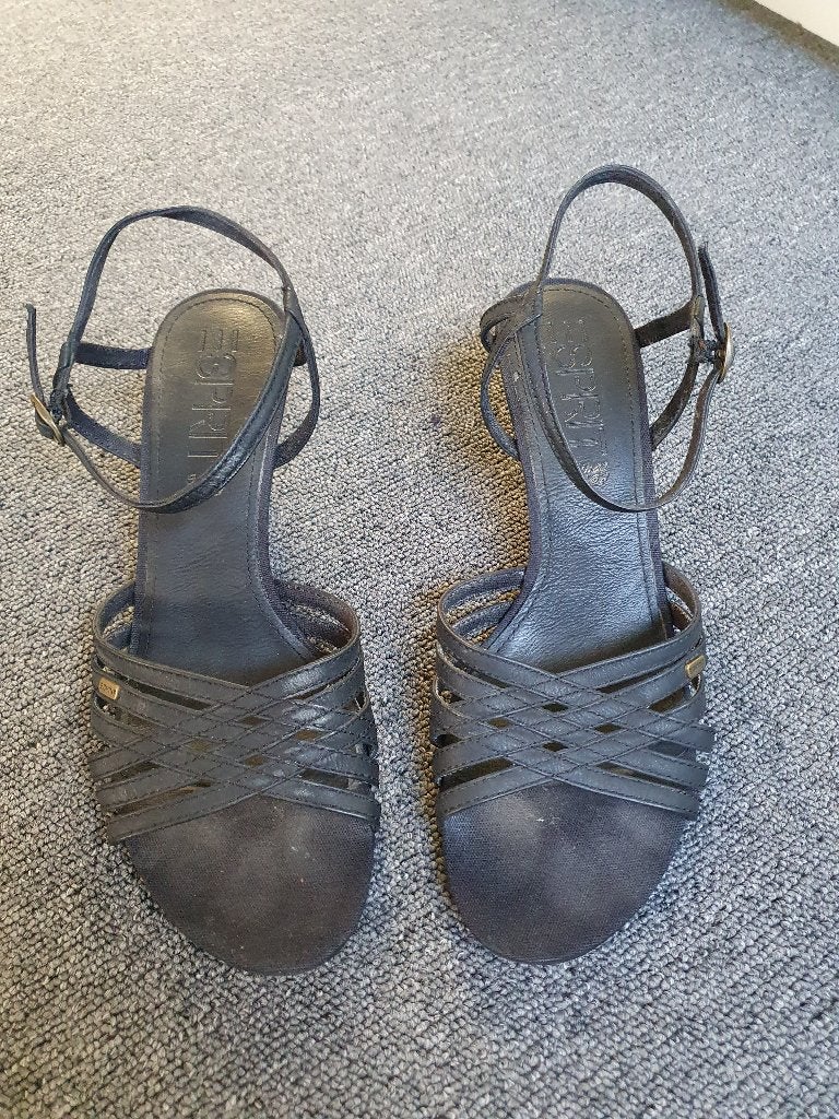 Elegante Esprit dames sandaaltjes met kleine hak zwart mt 40, Zwart, Zo goed als nieuw, Esprit, Sandalen of Muiltjes