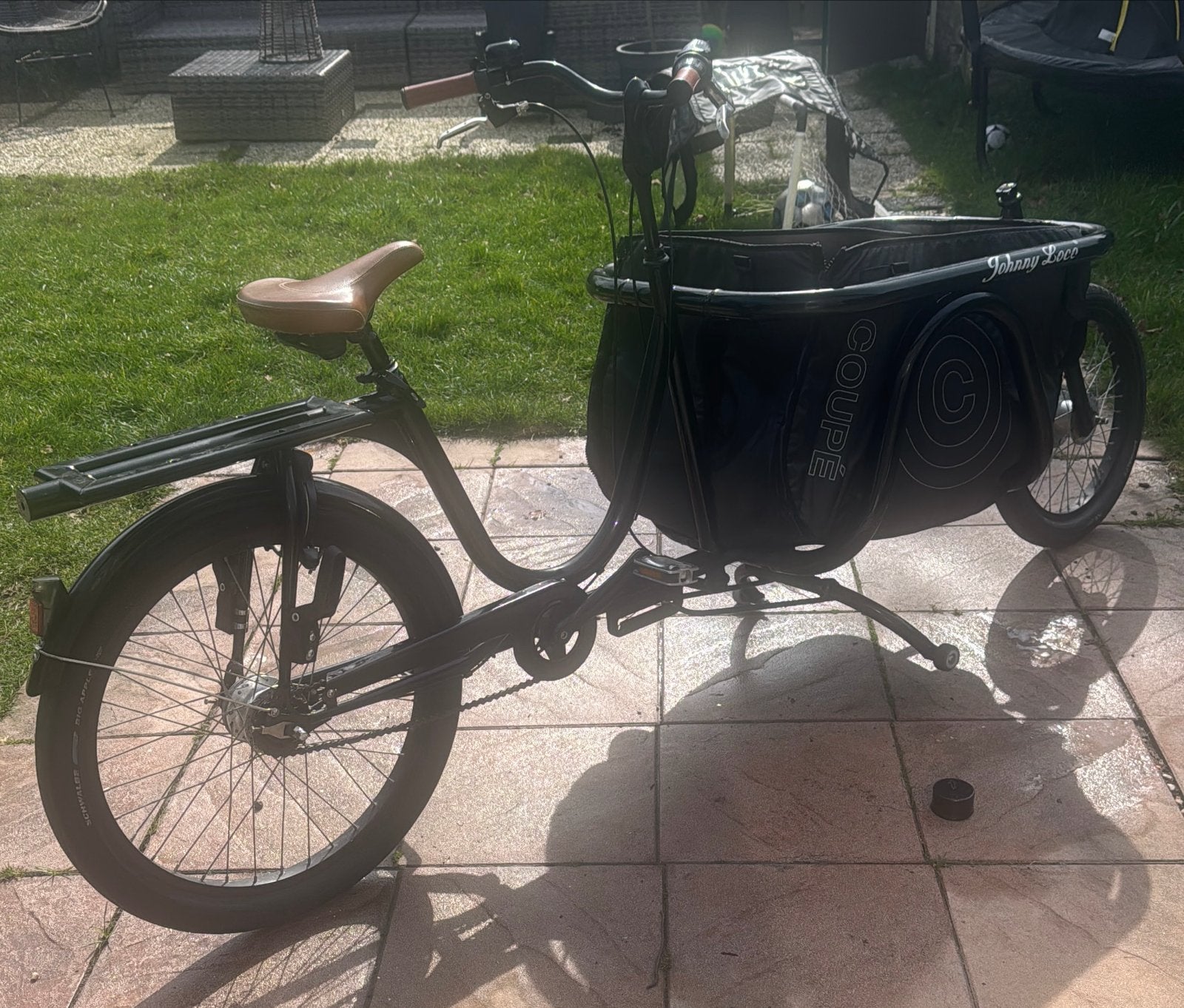 Johnny Loco bakfiets, zwart, met huif, Ophalen, Gebruikt, Huif, 2 kinderen
