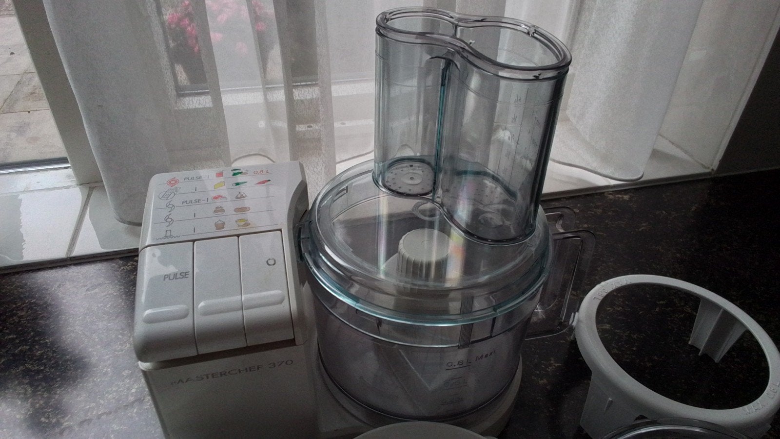 Moulinex Masterchef 370 Foodprocessor met accessoires, Minder dan 1 liter, Ophalen, Gebruikt, 2 snelheden