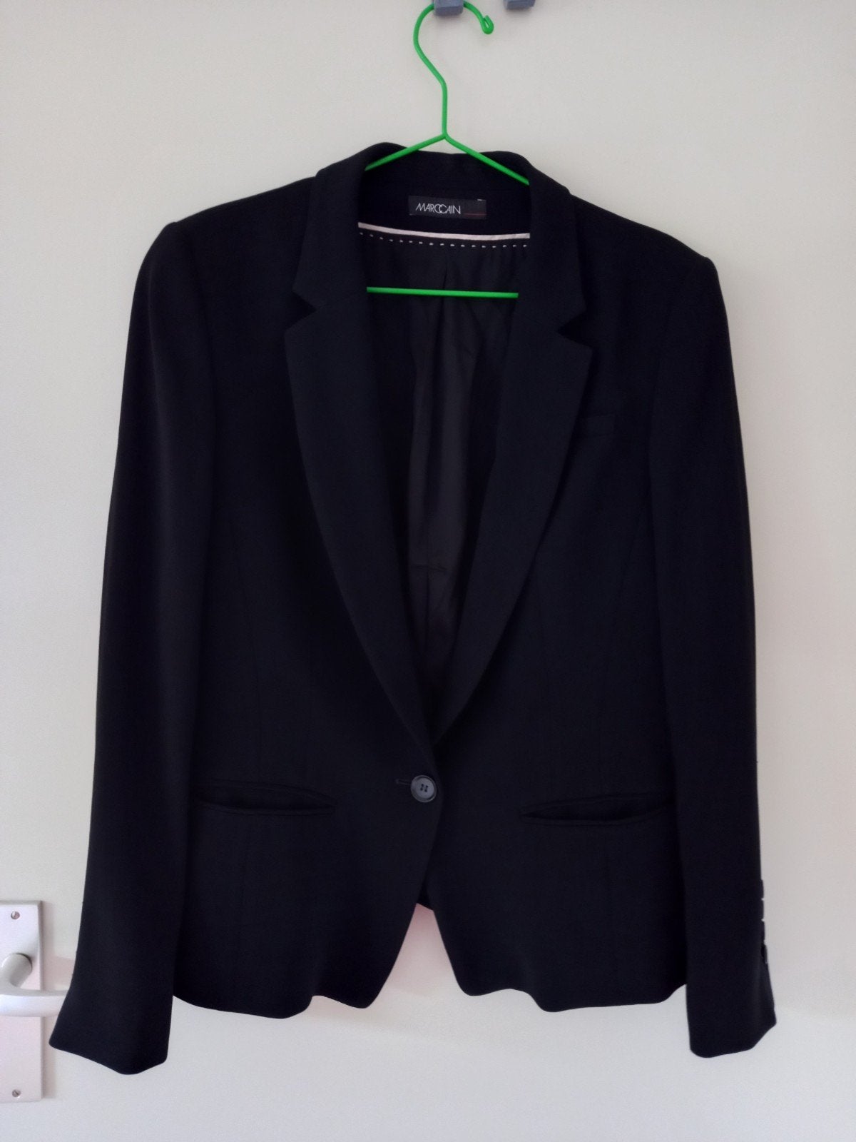 Klassieke zwarte blazer Marc Cain, Maat 38/40 (M), Marc Cain, Zwart, Ophalen of Verzenden