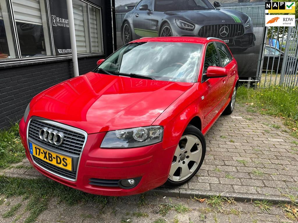 Audi A3 Sportback 1.6 Ambition AUT Carplay, Gebruikt, 680 kg, 4 cilinders, Leder en Stof