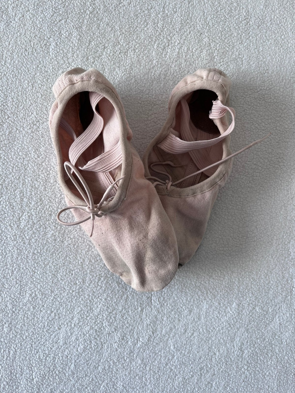 Balletschoenen kruisbanden maat 34, Ophalen of Verzenden, Zo goed als nieuw, Schoenen