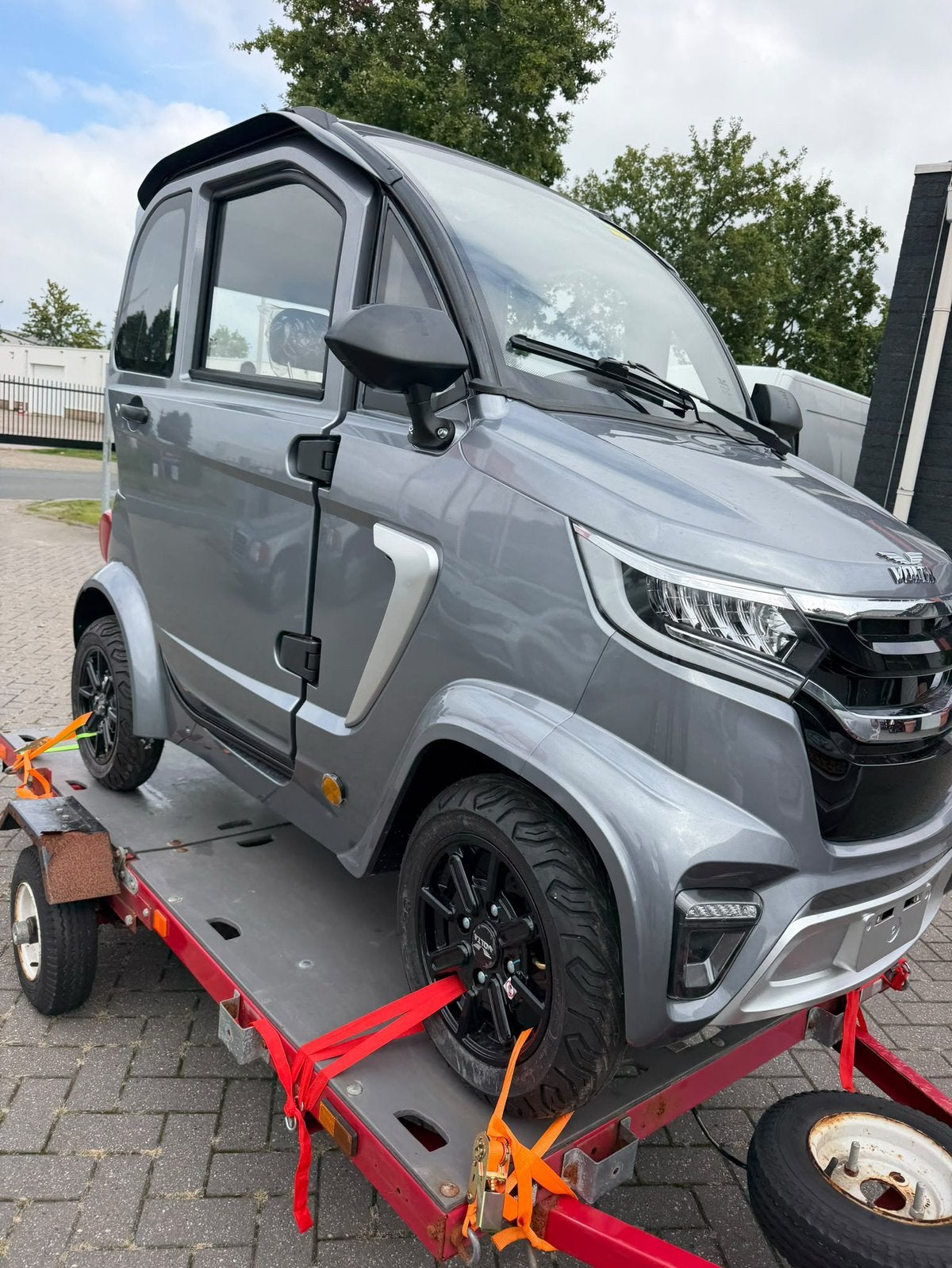 Luxe overdekte scootmobiel rijbewijs vrij met factuur nieuw, Diversen, Overige merken, Ophalen of Verzenden, Zo goed als nieuw
