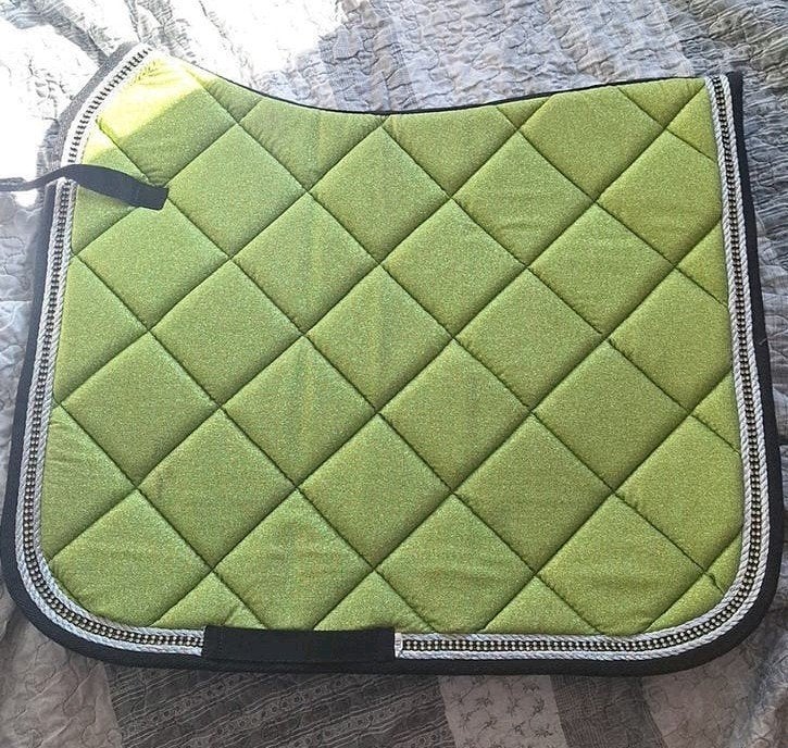 Groen glitter dekje maat full dressuur, Dieren en Toebehoren, Full (L), Ophalen of Verzenden, Zo goed als nieuw, Dressuurdekje