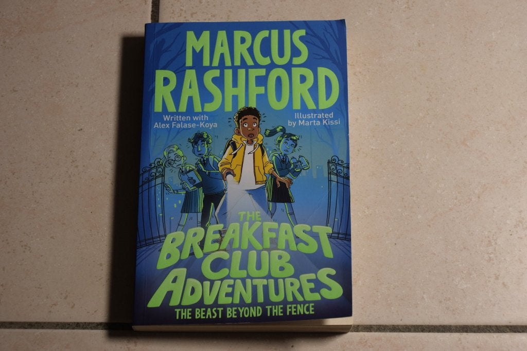 The Breakfast Club Adventures The Beast Beyond the Fence, Ophalen of Verzenden, Zo goed als nieuw, Fictie