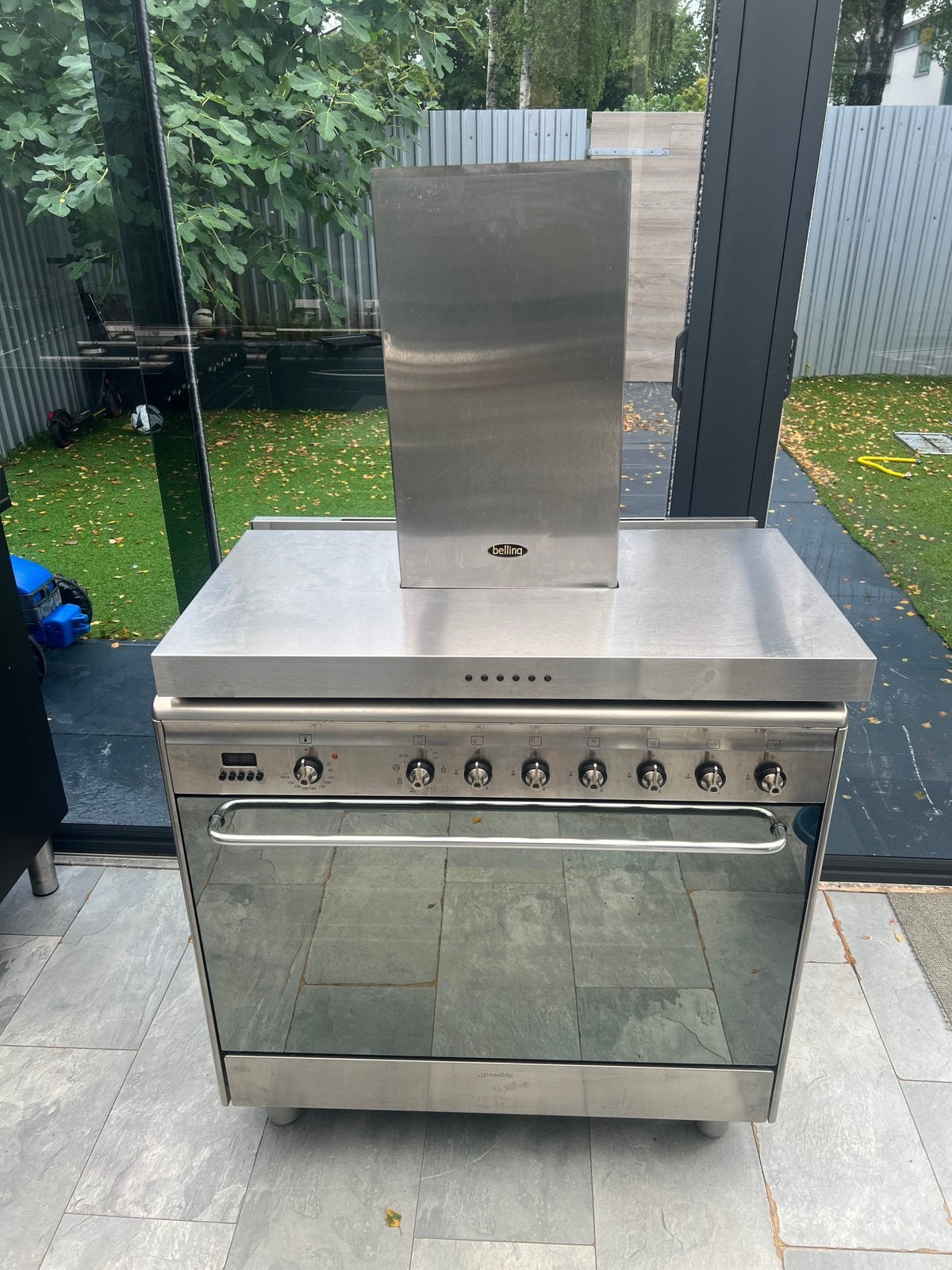 Gasfornuis 90 cm Smeg met afzuigkap, 60 cm of meer, Ophalen of Verzenden, Zo goed als nieuw, Gas