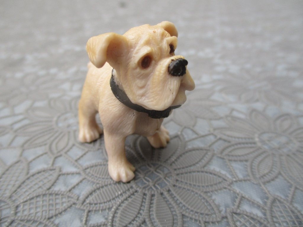 Puppy in my pocket fawn-kleur Bulldog "Butch / Bones" hond, Verzamelen, Ophalen of Verzenden, Zo goed als nieuw