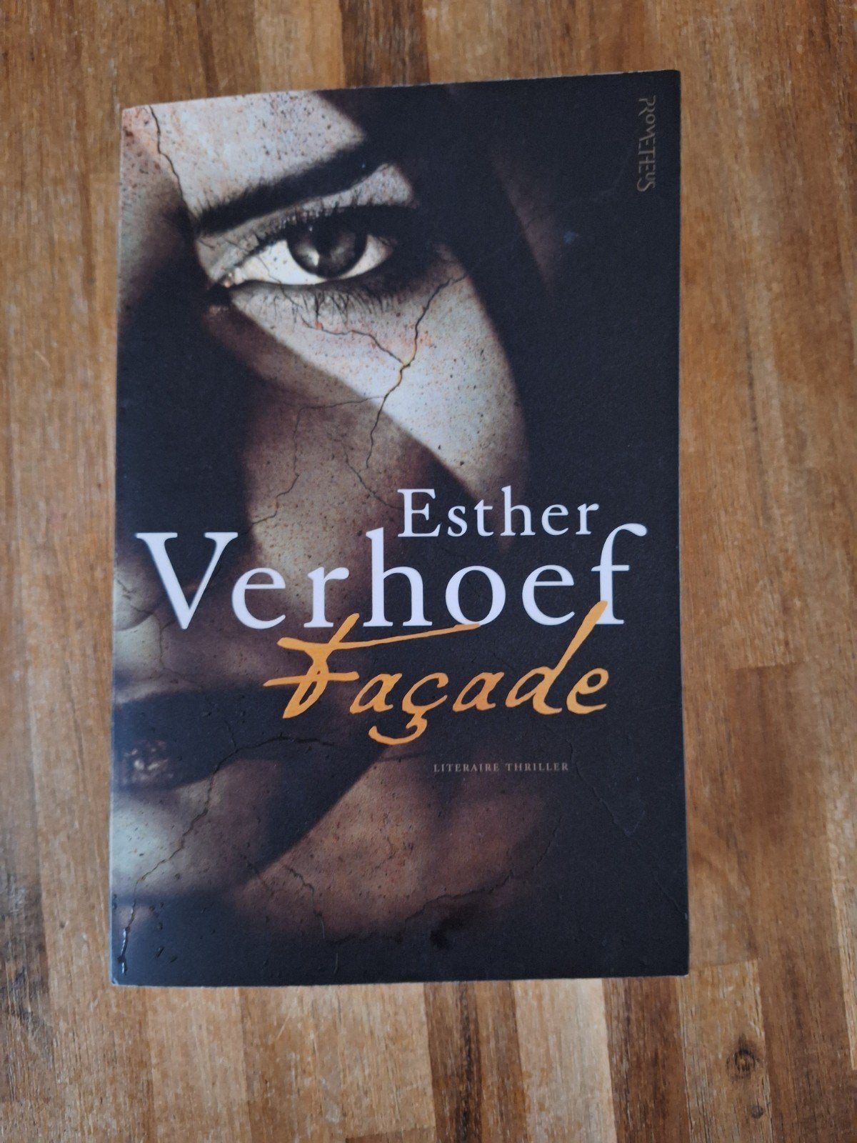 Façade, Ophalen, Gelezen, Esther Verhoef