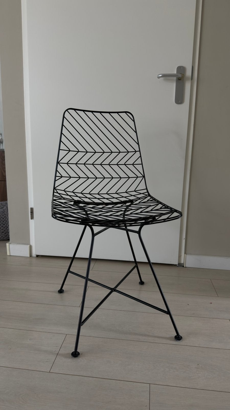 Mooie zwarte draadstoel, Zwart, Ophalen of Verzenden, Zo goed als nieuw, Metaal