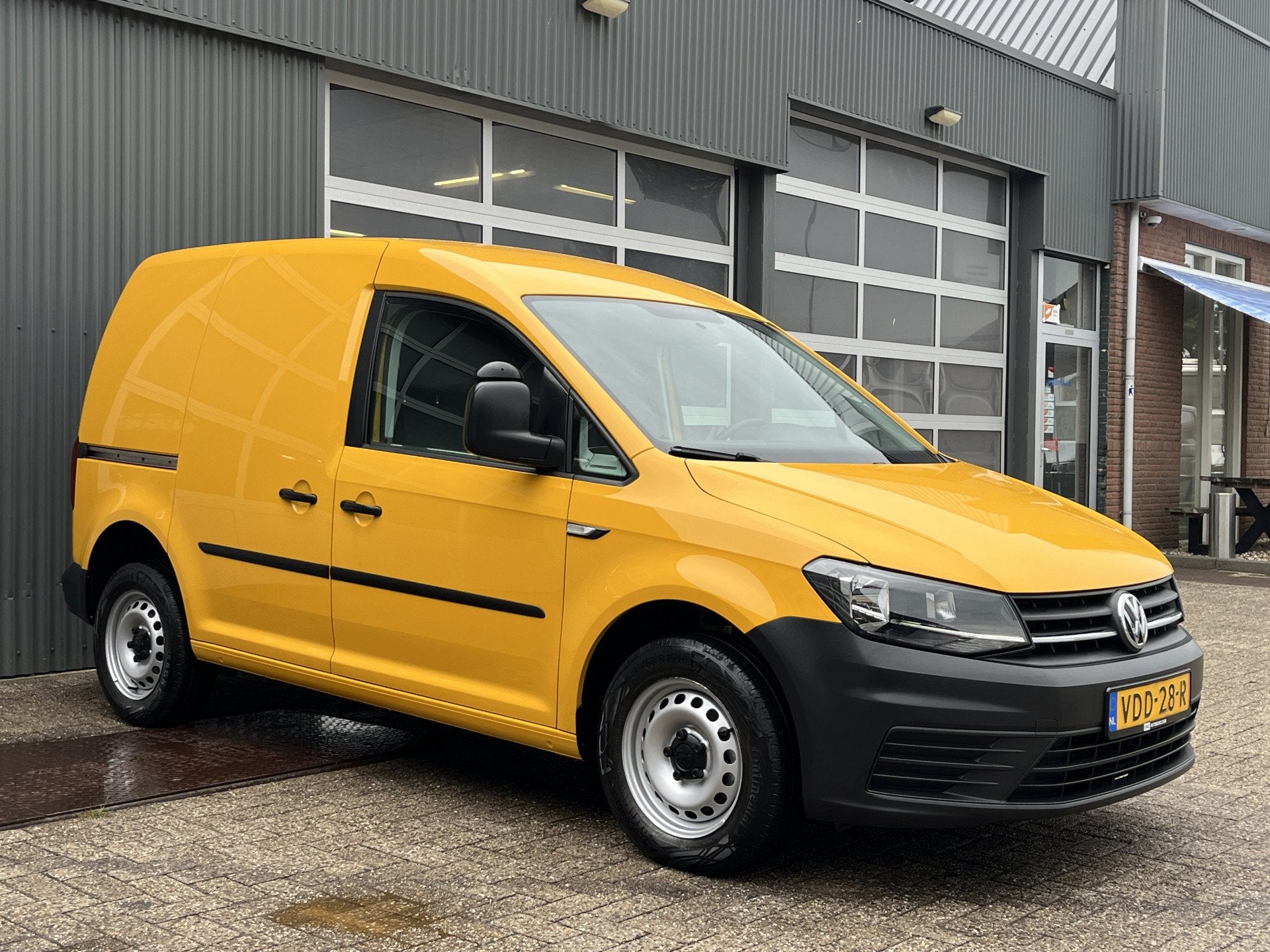 Volkswagen Caddy 2.0 TDI L1H1 Airco Cruise controle Parkeers, Auto's, Stof, Gebruikt, 4 cilinders, Volkswagen