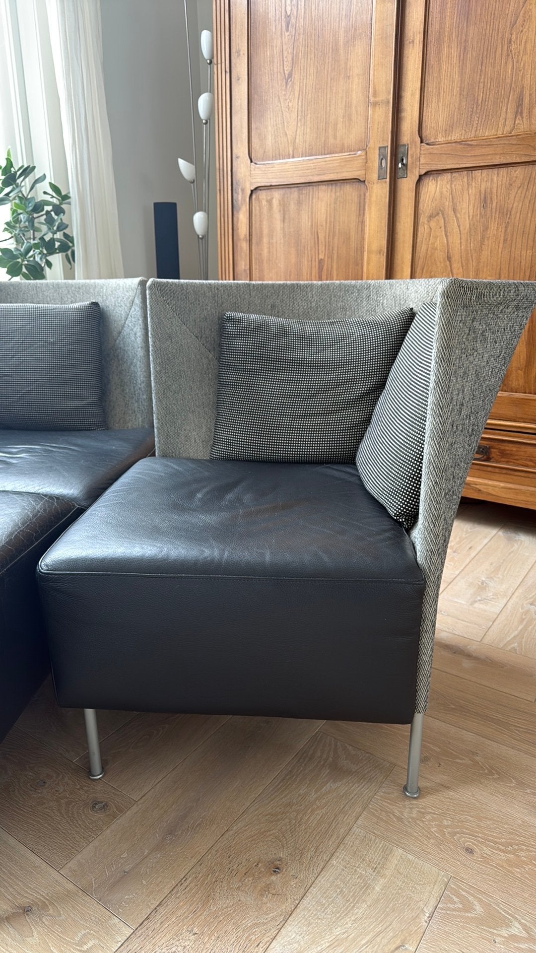 Montis stoelen 2 stuks en losse poef, Huis en Inrichting, Ophalen, Gebruikt, Leer, 50 tot 75 cm