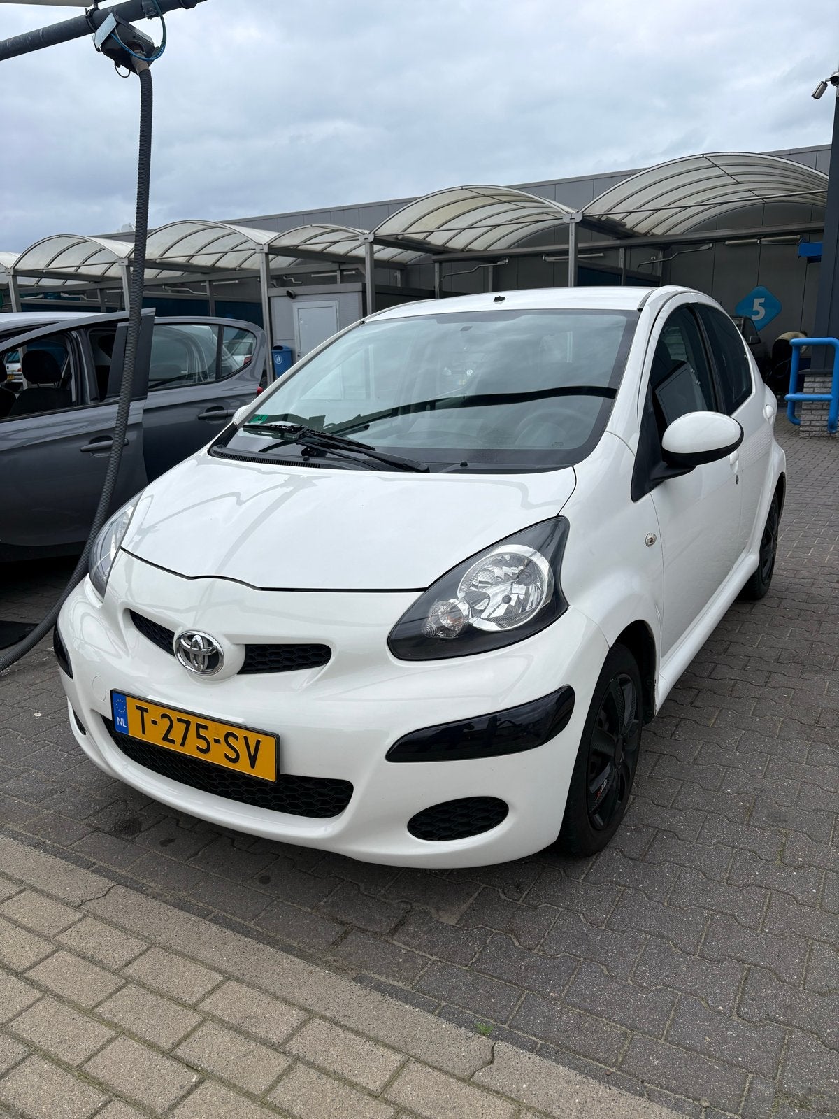 Toyota Aygo 1.0 12V Vvt-i 5DRS 2010 Wit, Auto's, Voorwielaandrijving, 4 stoelen, Handgeschakeld, Particulier