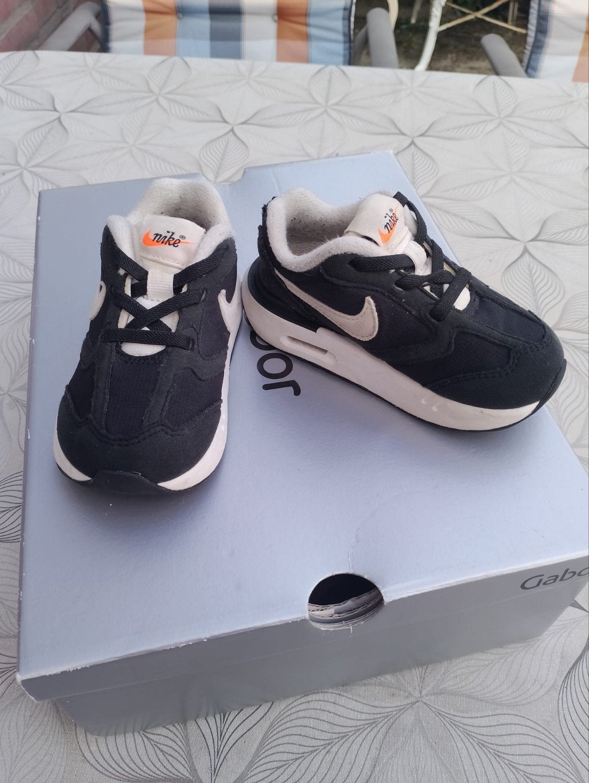 Nike stoere kinder sneakers, 23.5 comfortabel, Schoentjes, Jongetje of Meisje, Ophalen of Verzenden, Zo goed als nieuw