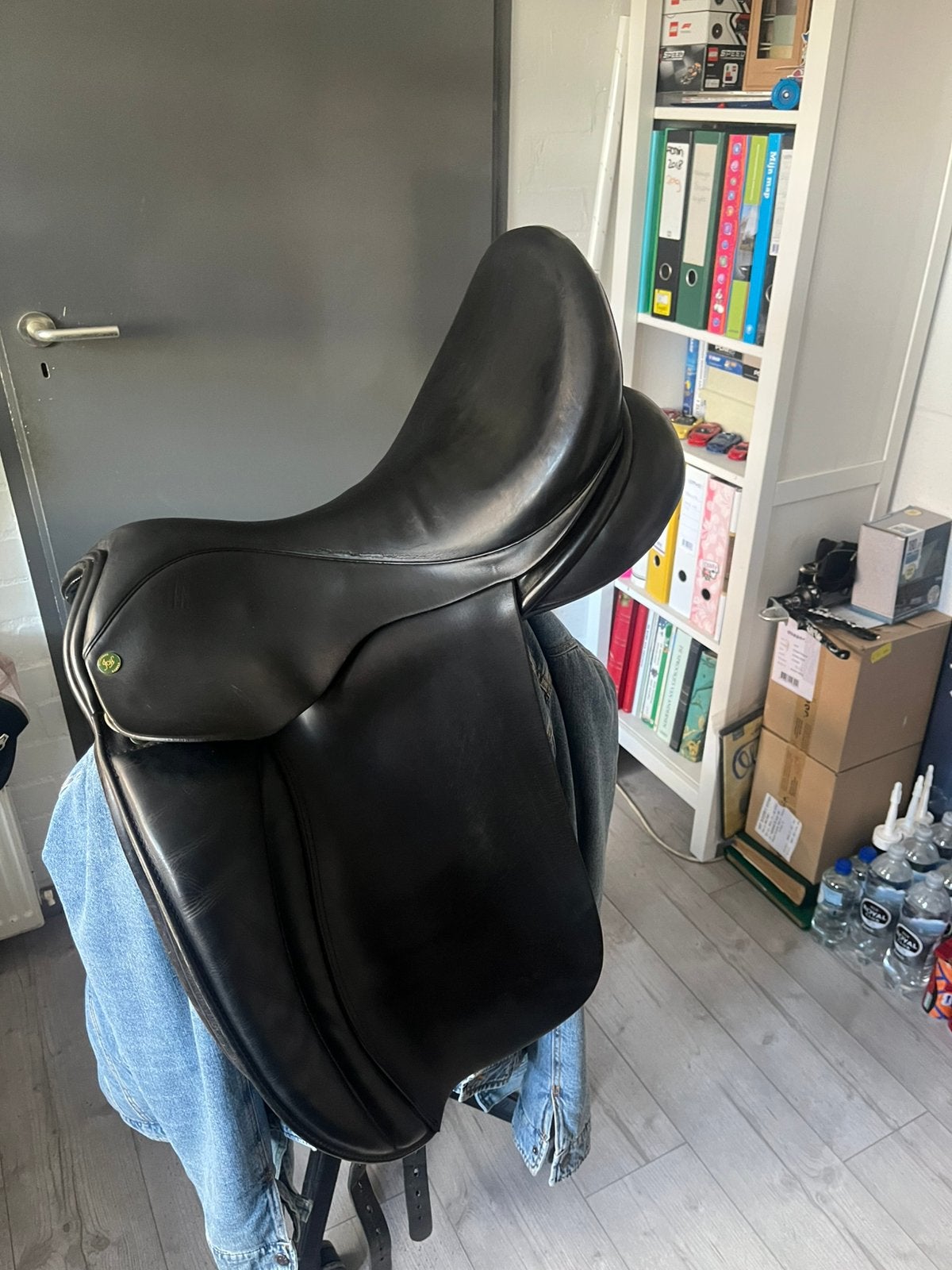 Hulsebos WB 4 dressuurzadel, Dieren en Toebehoren, Gebruikt, Dressuur, Diepe zit, Middel