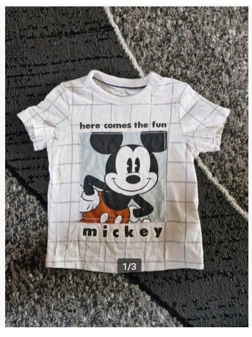 Mickey tshirt here comes the fun Maat 80 h3, Kinderen en Baby's, Babykleding | Maat 80, C&A, C&A, Onbekend, Ophalen of Verzenden
