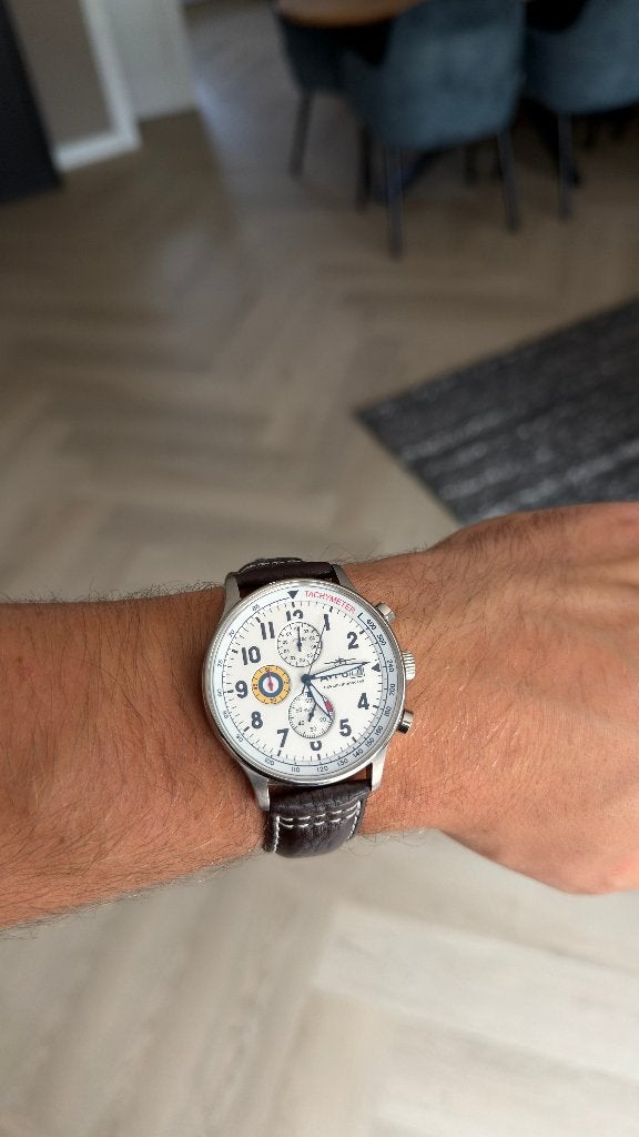 AVI-8 Hawker Hurricane pilotenhorloge - 43,5 mm, Sieraden, Tassen en Uiterlijk, Horloges | Heren, Overige merken, Leer, Staal