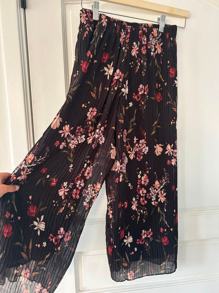 Kleurrijke zwarte bloemenbroek Bershka XS, Zwart, Zo goed als nieuw, Maat 34 (XS) of kleiner, Lang