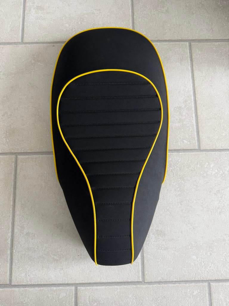 Vespa sprint/primavera zadel nieuw in verpakking 125cc, Ophalen of Verzenden