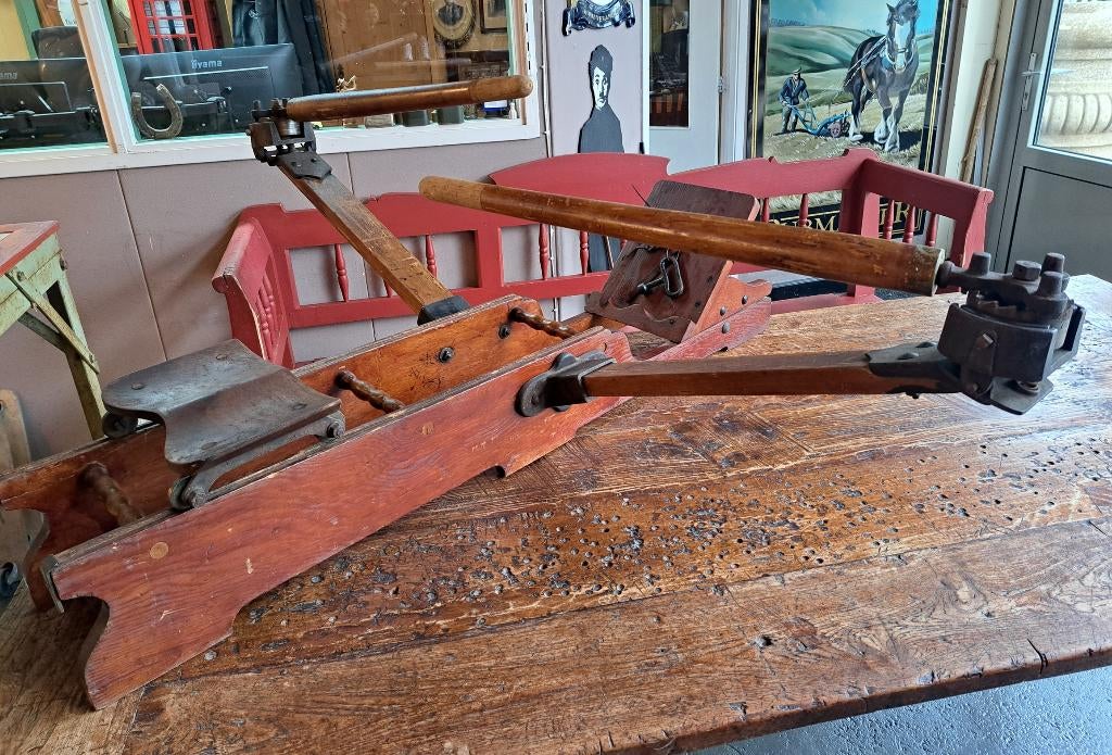 Unieke houten sport roei machine antiek geheel in top staat, Ophalen