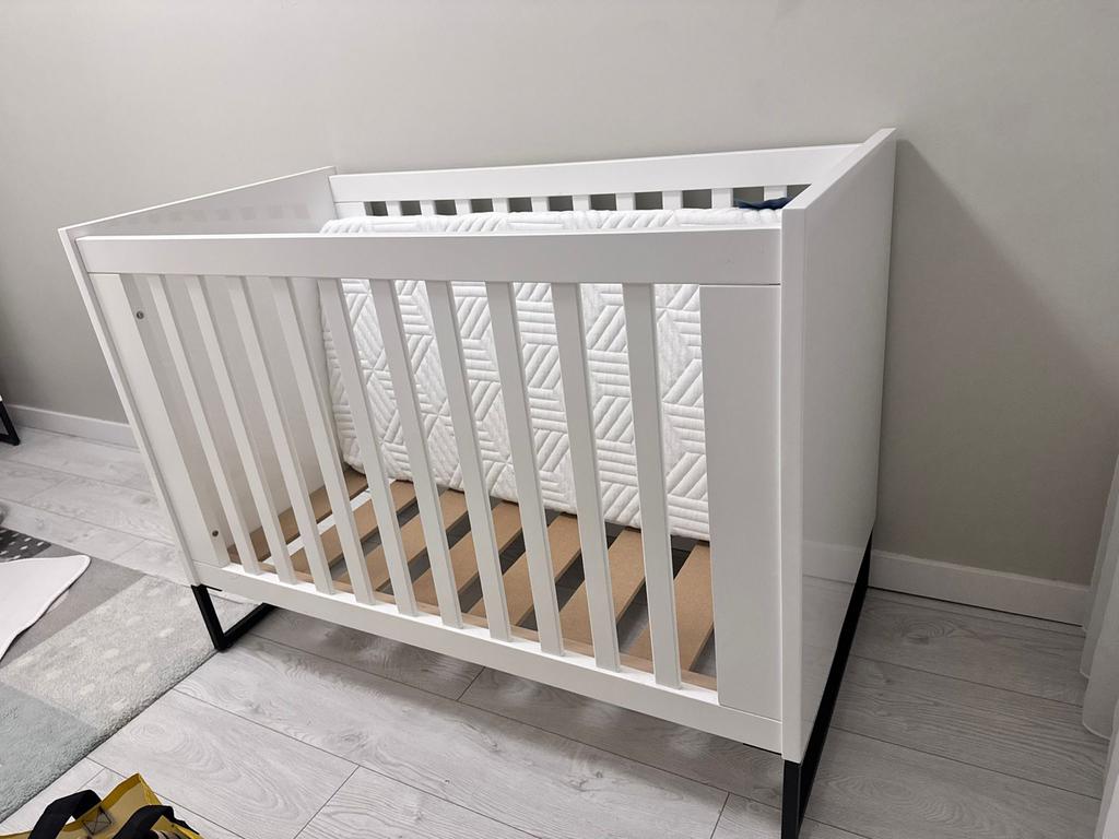 Interbaby Nottingham Ledikant met matras + ladekast, Kinderen en Baby's, Kinderkamer | Bedden, Ophalen, Gebruikt, 70 tot 85 cm