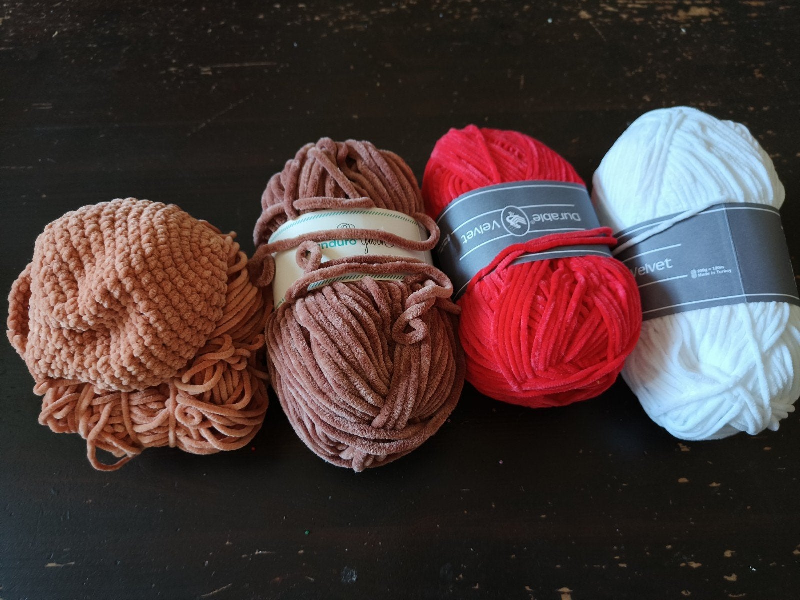 Zacht fluweel garen - Diverse kleuren 4x, Ophalen of Verzenden, Gebruikt, Breien of Haken, Wol of Garen