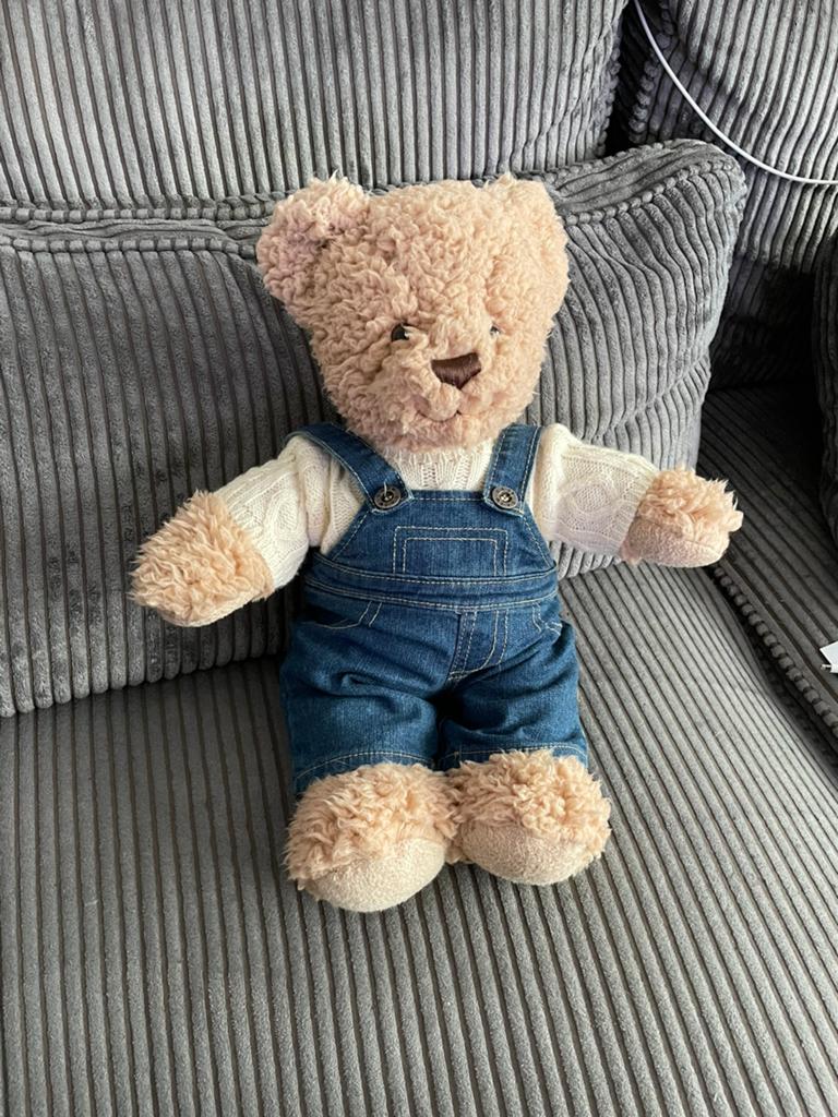 Build-a-bear workshop knuffel & kleding spijker tuinpak trui, Ophalen of Verzenden, Zo goed als nieuw, Stoffen beer, Overige merken
