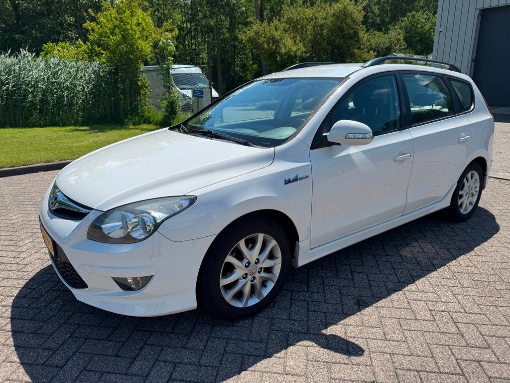 Hyundai I30 CW 1.6 CRDi i-Motion/CLIMA/CRUISE/TREKHAAK AFNEE, Voorwielaandrijving, Euro 5, Stof, Gebruikt