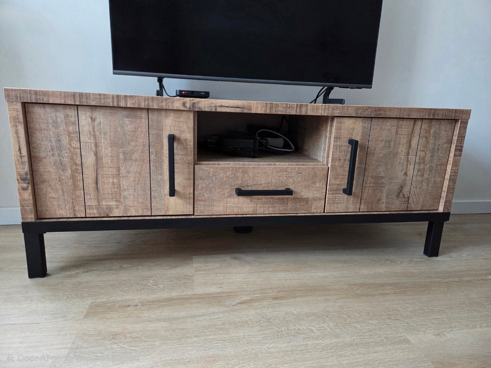 TV Meubel Mango Hout - 134 cm breed, Ophalen, 100 tot 150 cm, Zo goed als nieuw, Minder dan 100 cm