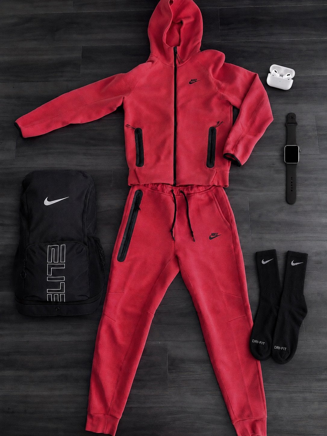 Nike Tech Fleece Pak Rood, Ophalen of Verzenden, Zo goed als nieuw, Maat 46 (S) of kleiner, Rood