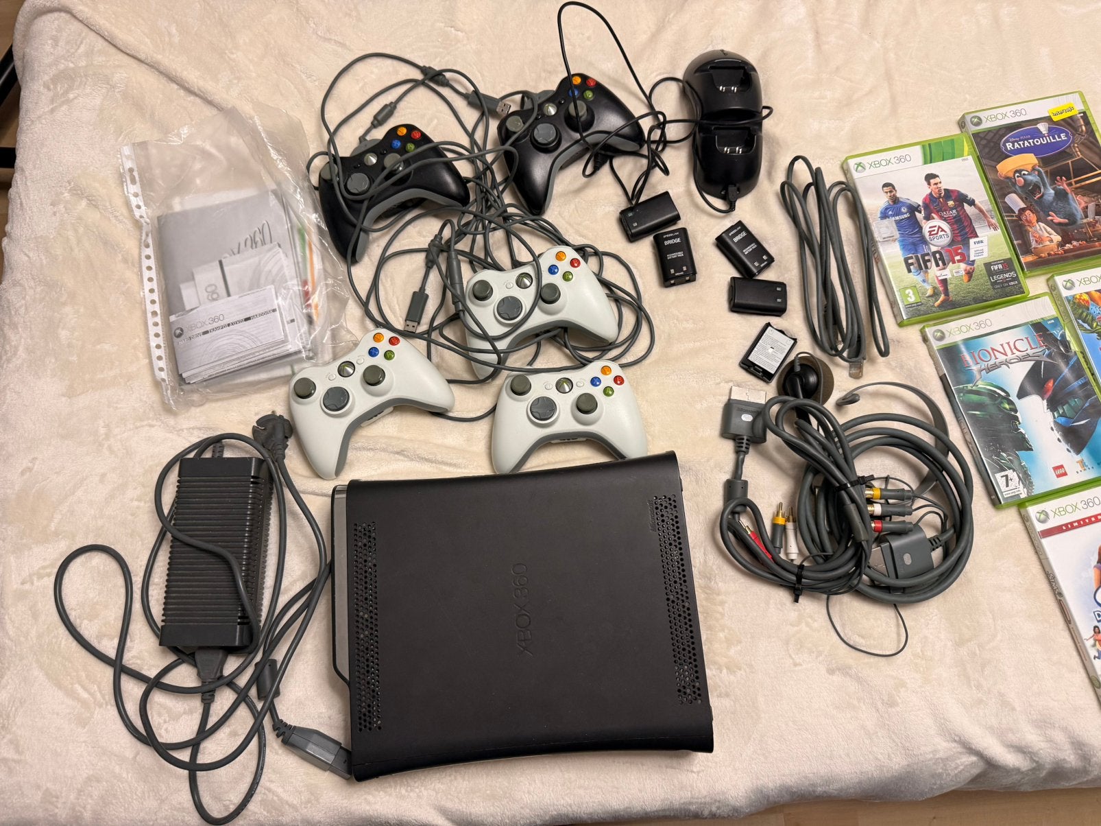 Xbox 360 Elite 120GB HDMI met 5 controllers en games, Ophalen, 360 Elite of Super Elite, 120 GB, Met 3 controllers of meer