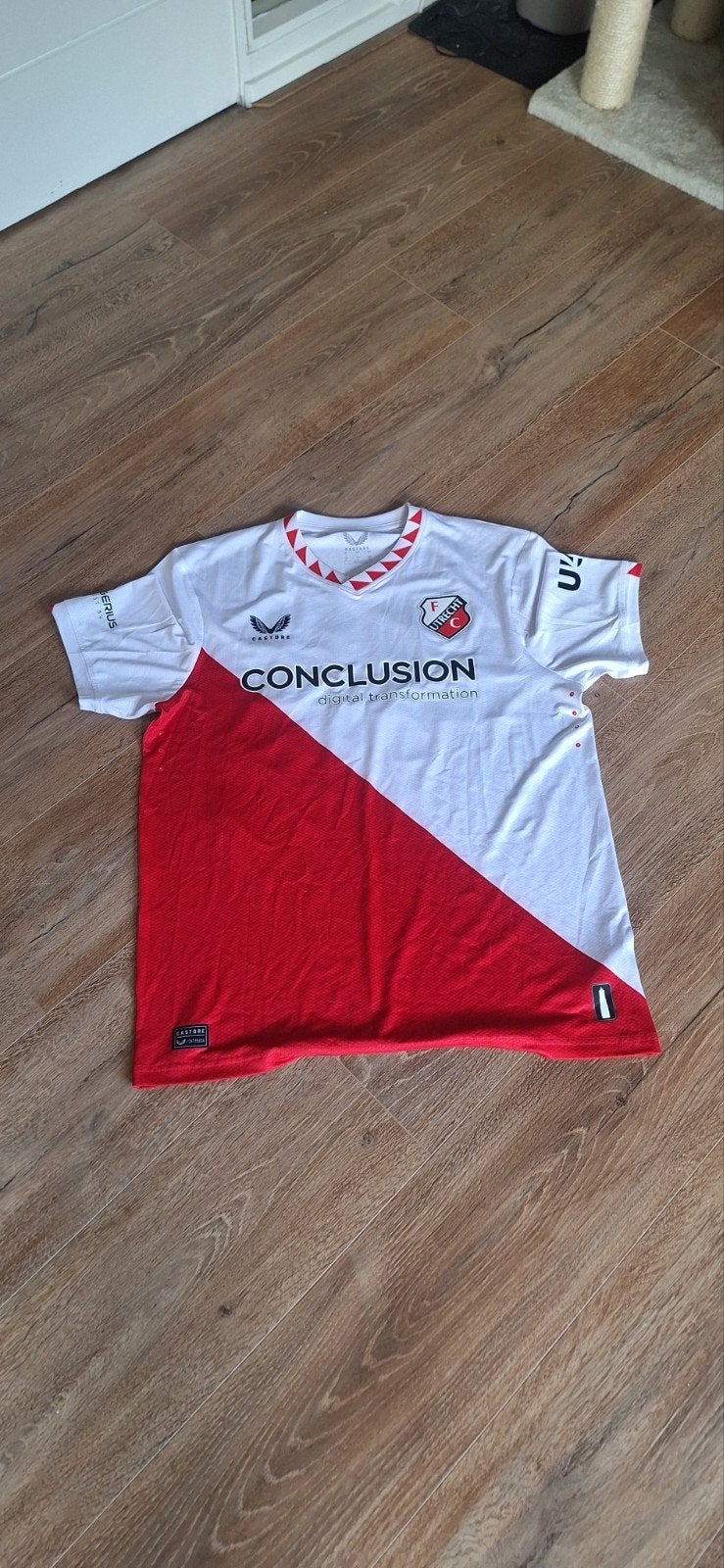 FC Utrecht match/spelersshirt #43 Castore Pro maat L, Maat L, Ophalen of Verzenden, Zo goed als nieuw, Shirt