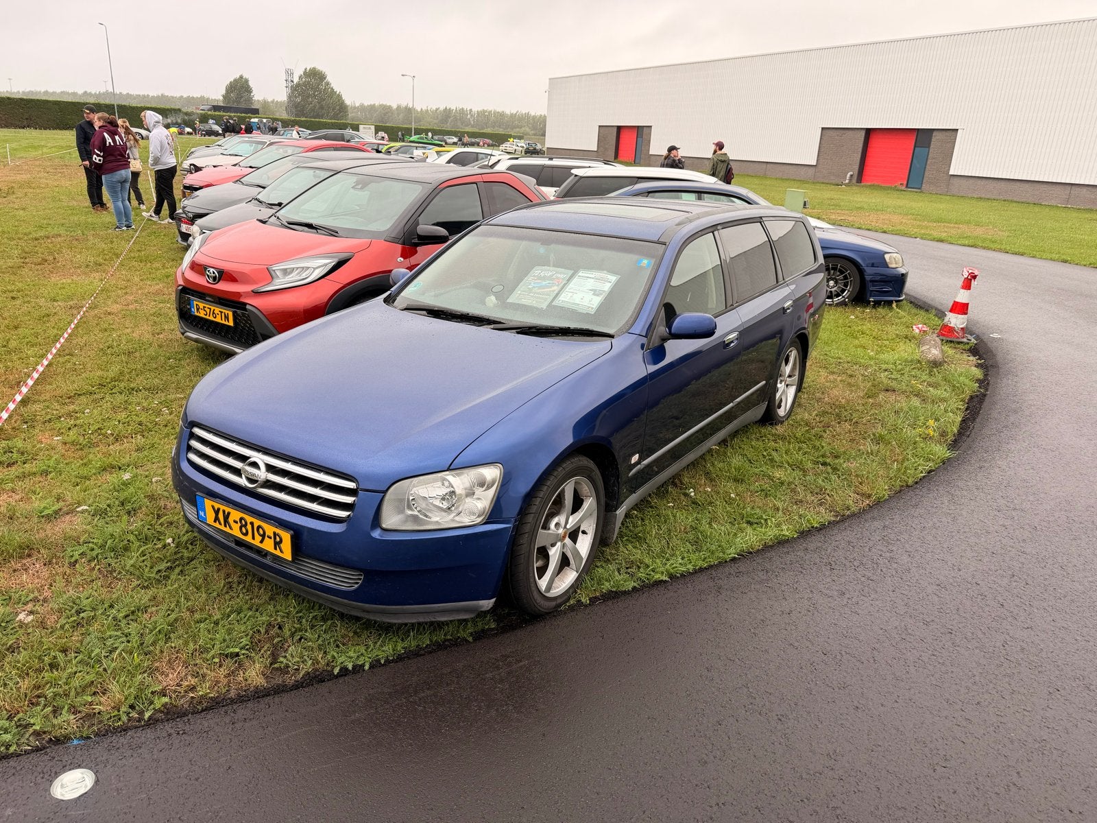 Nissan Stagea RS awd, 1693 kg, 2495 cc, Blauw, Stationwagon