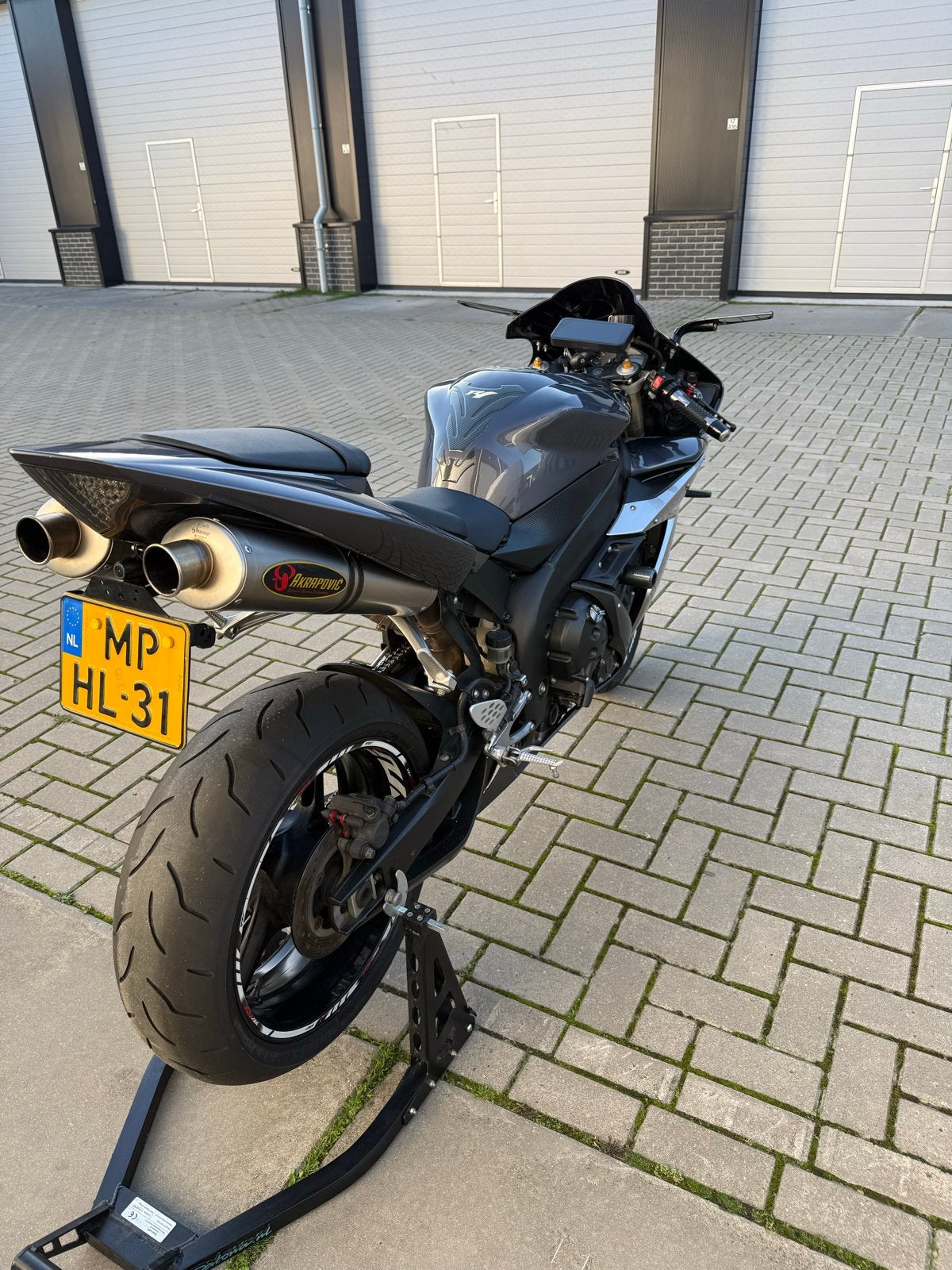 Yamaha R1 2004 in perfecte staat met CarPlay, Sportuitlaat, 4 cilinders, Motorrijbewijs A, Gebruikt