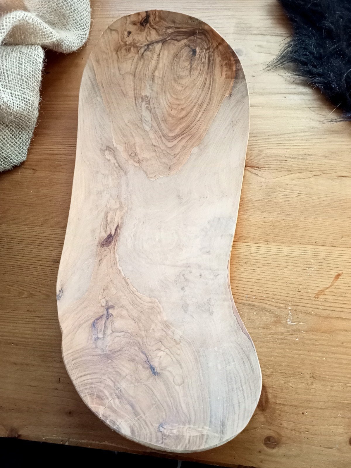 Prachtige houten tapas,plank/ schaal, heel apart van vorm, Ophalen of Verzenden, Hout, Bruin
